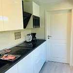 Maison Lily 5 Lägenhet *